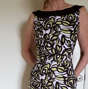 Dress with bold tropical print brown/white/green